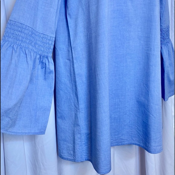 Bell sleeve denim Blouse - Picture 2 of 3